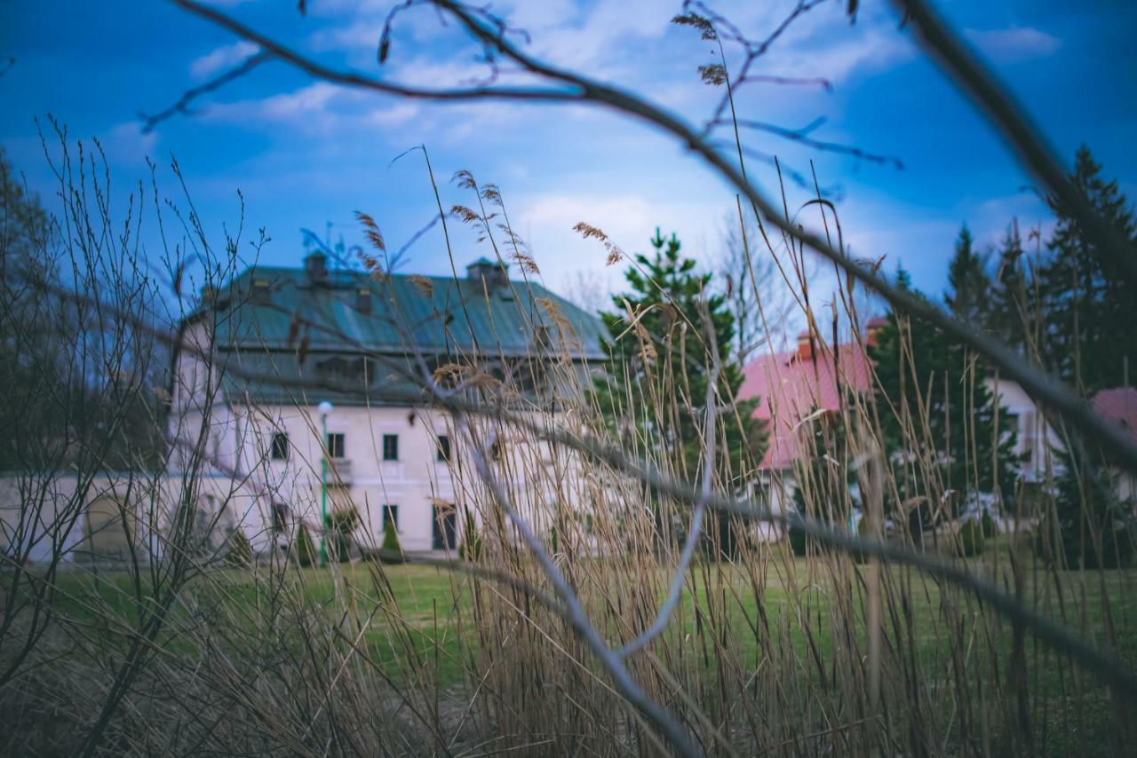Dworek Karłów Exterior foto